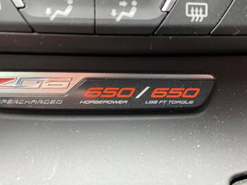 Used 2015 Chevrolet Corvette Z06 w/ 3LZ Preferred Equipment Group RWD image 35