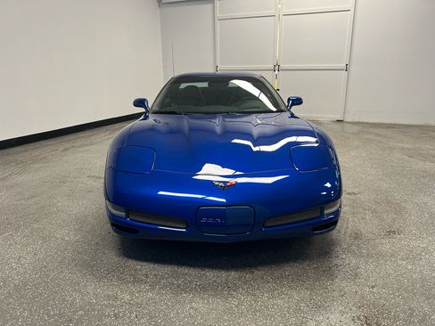 Used 2002 Chevrolet Corvette Z06 w/ Memory Pkg image 2