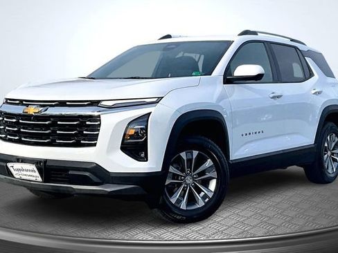 Used 2025 Chevrolet Equinox LT w/ Convenience Package II image 1