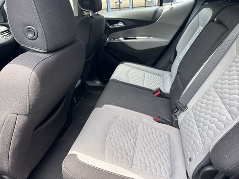 Used 2021 Chevrolet Equinox LS FWD image 9