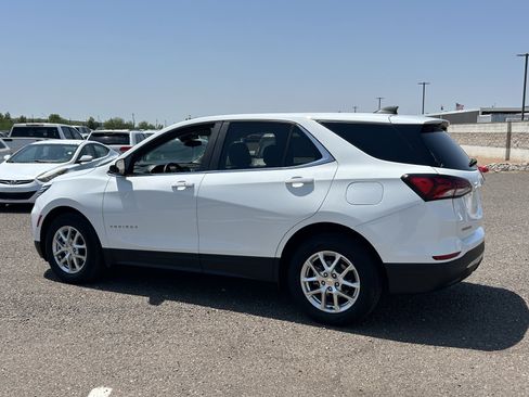 Used 2024 Chevrolet Equinox LT w/ LPO, Floor Liner Package FWD image 3