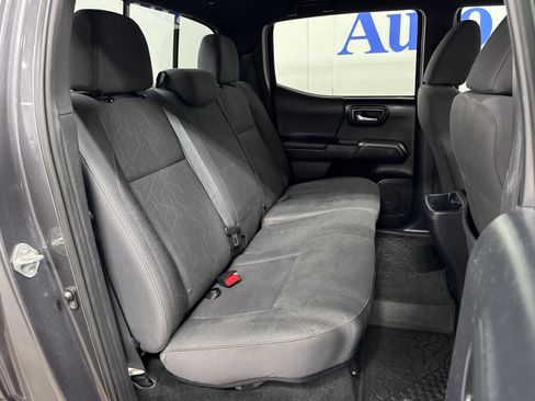 Used 2017 Toyota Tacoma TRD Sport w/ Tow Package AWD/4WD image 24