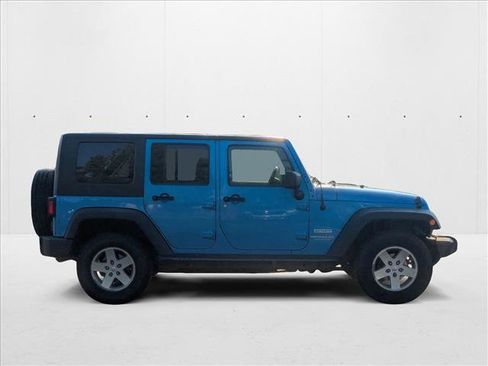 Used 2010 Jeep Wrangler Unlimited Sport image 4