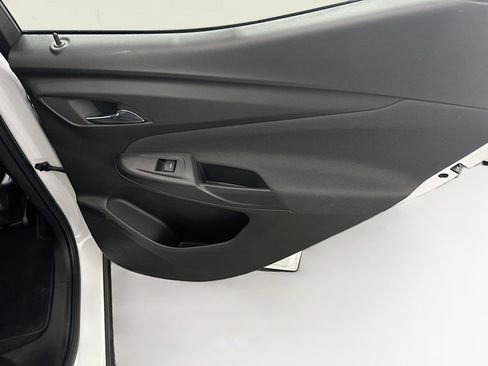 Used 2023 Chevrolet Bolt EUV LT w/ Comfort Package image 31