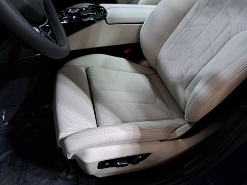 New 2026 BMW 530i w/ Premium Package image 30