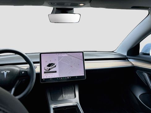 Used 2021 Tesla Model 3 Standard Range Plus RWD image 18
