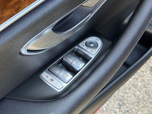 Used 2018 Mercedes-Benz E 300 image 23