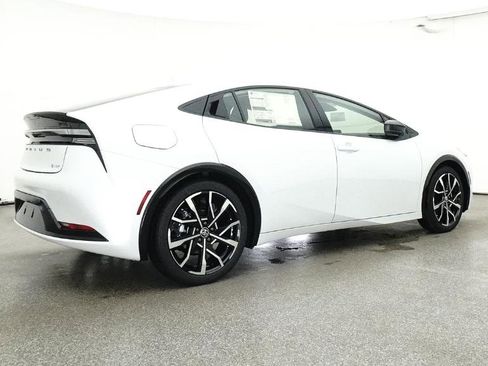 New 2025 Toyota Prius Plug-In Hybrid image 21