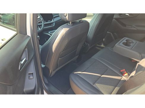 Used 2026 Chevrolet Equinox LT w/ Convenience Package II FWD image 15