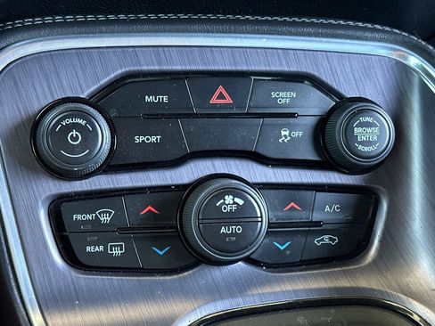 Used 2018 Dodge Challenger SXT RWD image 19