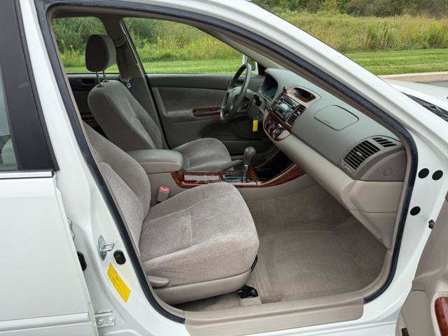 Used 2004 Toyota Camry LE w/ Limited Edition Pkg FWD image 17