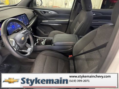 Used 2024 Chevrolet Traverse LT image 33