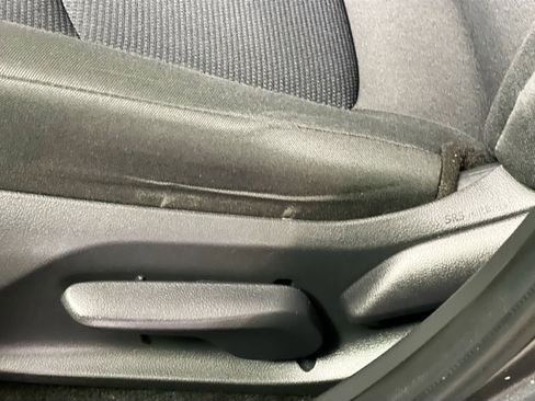 Used 2023 Toyota RAV4 LE image 15