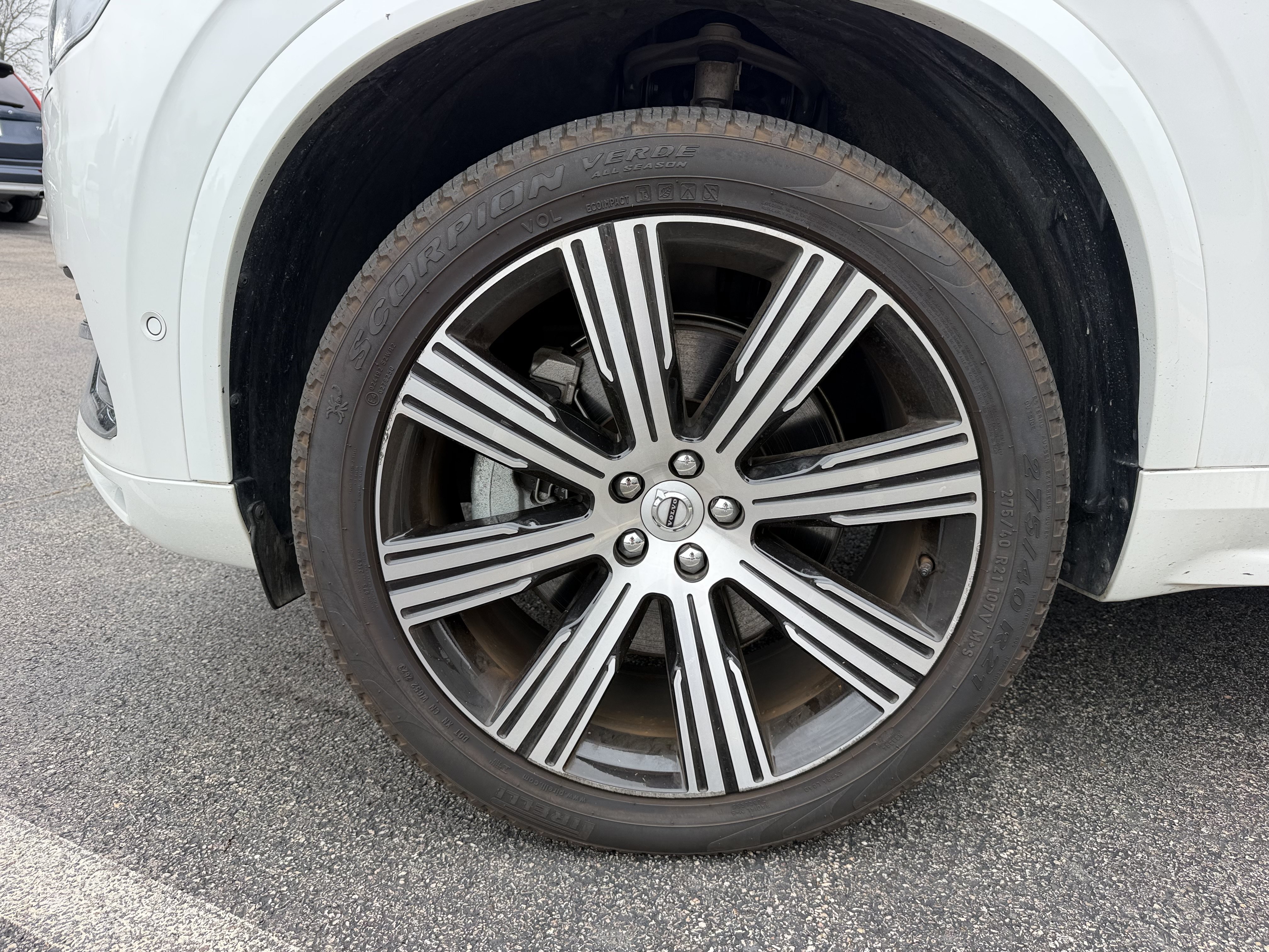 Used 2024 Volvo XC90 T8 Plus w/ Protection Package Premier AWD/4WD image 12