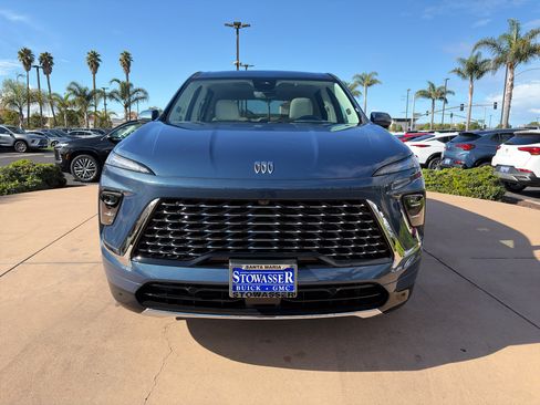 New 2026 Buick Enclave Avenir FWD image 2