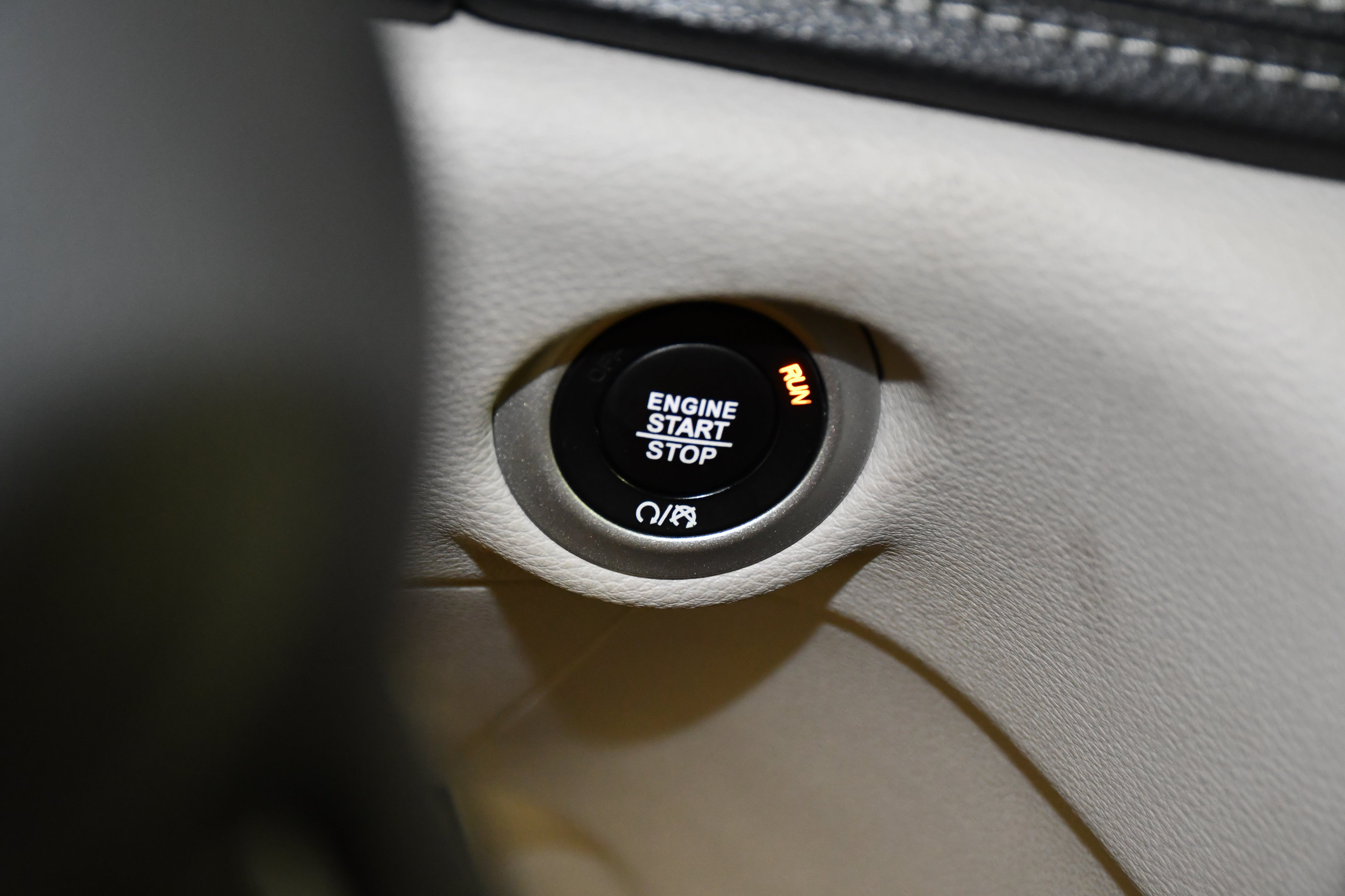 Used 2024 Chrysler Pacifica Limited FWD image 24