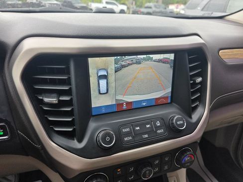 Used 2019 GMC Acadia Denali w/ Technology Package FWD image 21