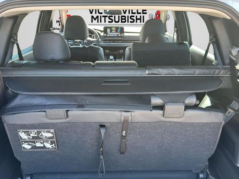 Used 2023 Mitsubishi Outlander 4WD Plug-In Hybrid image 26