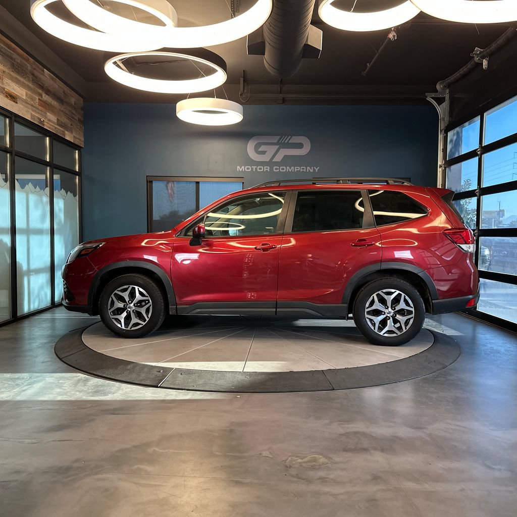 Used 2023 Subaru Forester Premium AWD/4WD image 6