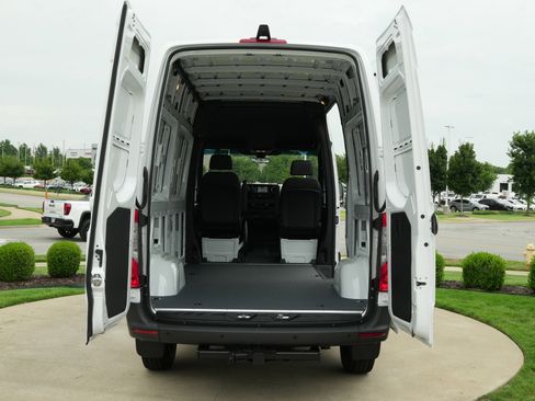 New 2025 Mercedes-Benz Sprinter 2500 image 41