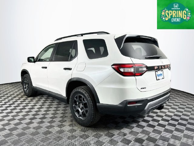 New 2026 Honda Pilot TrailSport image 4