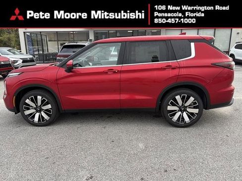 New 2025 Mitsubishi Outlander SE image 1