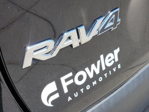 Certified 2022 Toyota RAV4 XLE FWD image 14