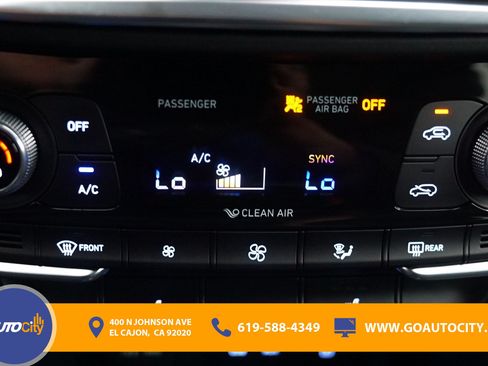 Used 2020 Hyundai Santa Fe SEL w/ Convenience + Premium Package FWD image 25