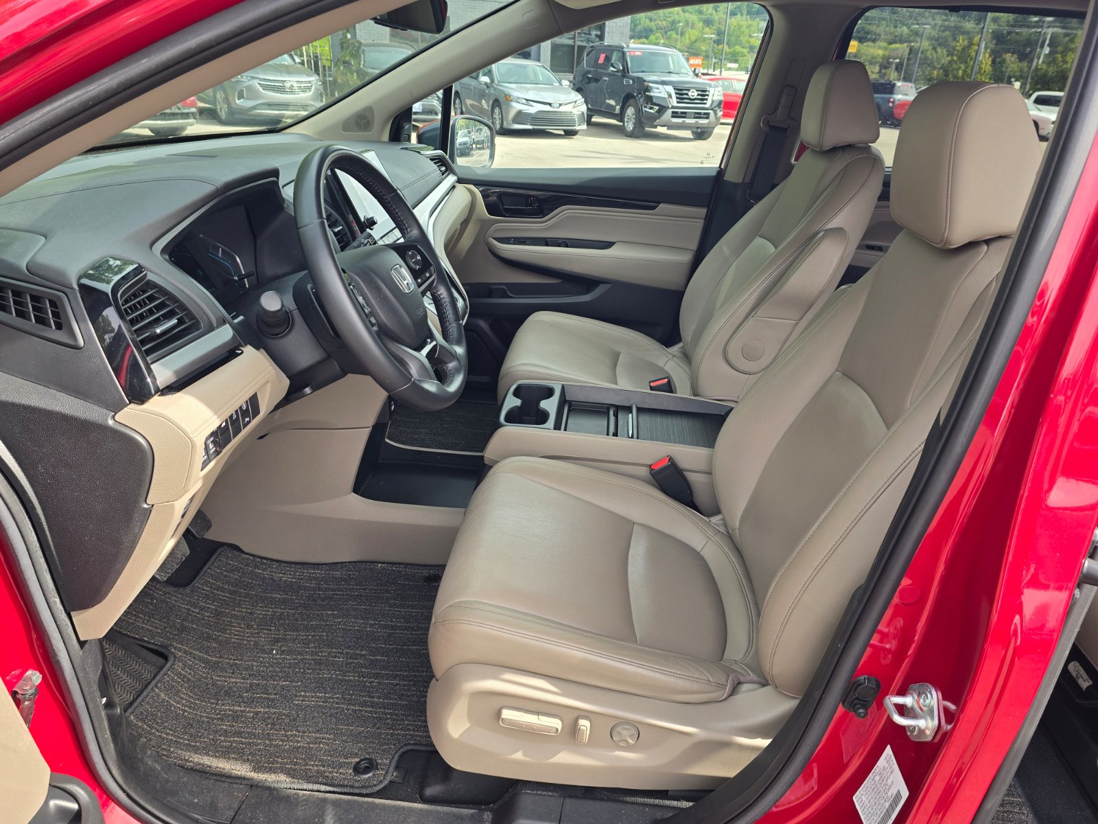Used 2023 Honda Odyssey Touring image 13