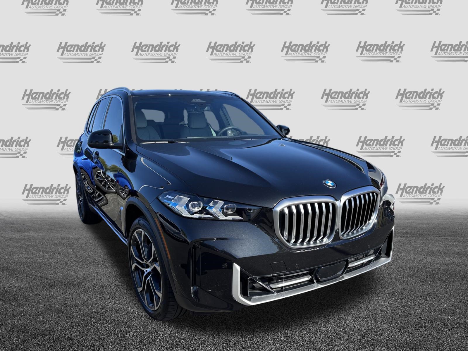 Certified 2024 BMW X5 xDrive40i w/ Premium Package AWD/4WD image 2