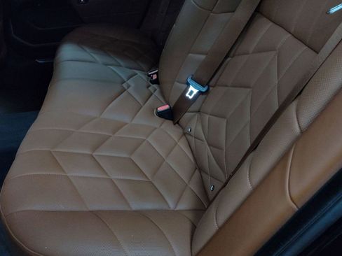 Used 2023 BMW 760i xDrive w/ Executive Package image 24