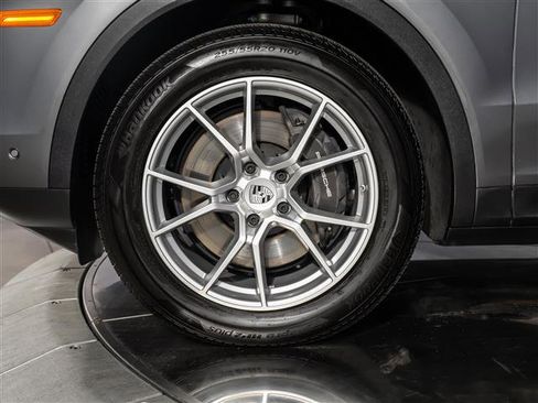 Certified 2025 Porsche Cayenne Coupe AWD/4WD image 14