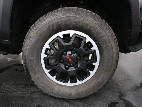 Used 2024 Toyota Tacoma TRD Off-Road image 28