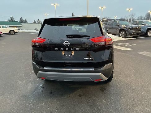 Used 2023 Nissan Rogue SV image 10