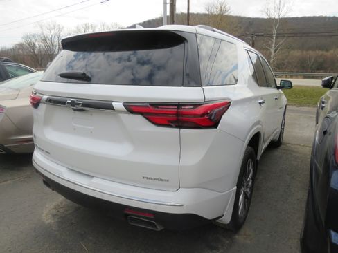 Used 2023 Chevrolet Traverse Premier image 6