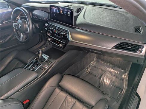 Used 2022 BMW 530i w/ M Sport Package RWD image 23