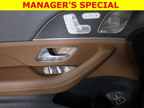 Used 2025 Mercedes-Benz GLE 450e 4MATIC image 9