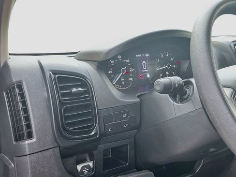 Used 2025 RAM ProMaster 2500 w/ Convenience Group FWD image 10