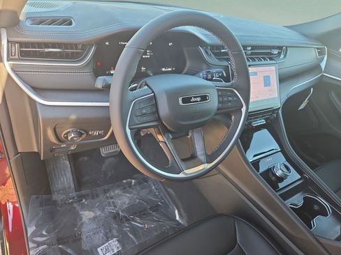 New 2025 Jeep Grand Cherokee L Limited RWD image 11