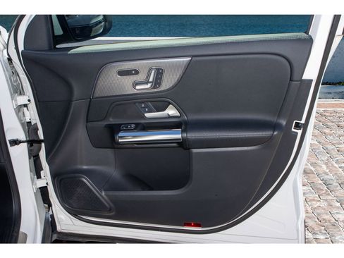 Used 2022 Mercedes-Benz GLA 250 w/ Premium Package Lite image 12