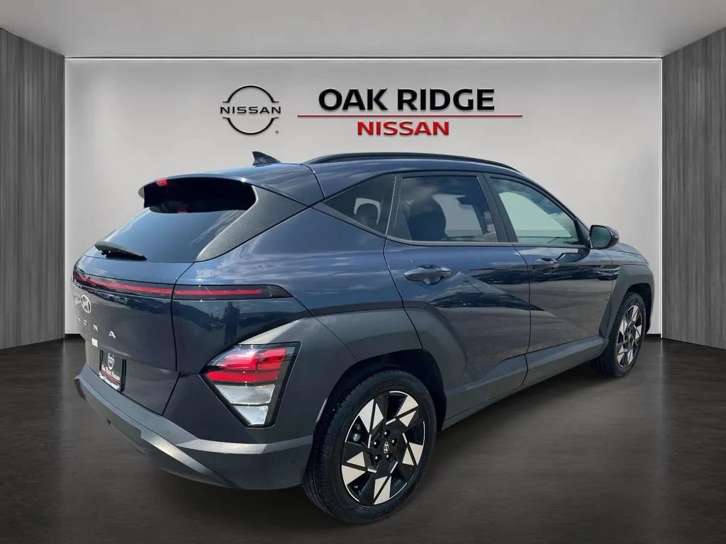Used 2024 Hyundai Kona SEL FWD image 3