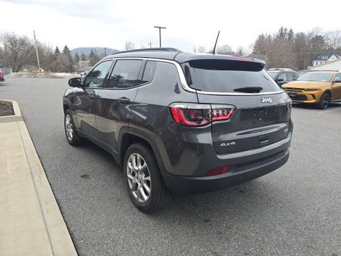 Used 2024 Jeep Compass Latitude w/ Sun and Sound Group image 4