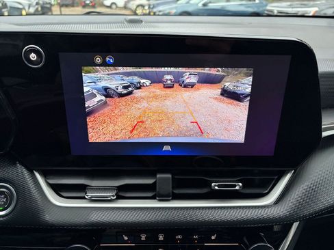 Used 2025 Chevrolet Equinox LT image 17