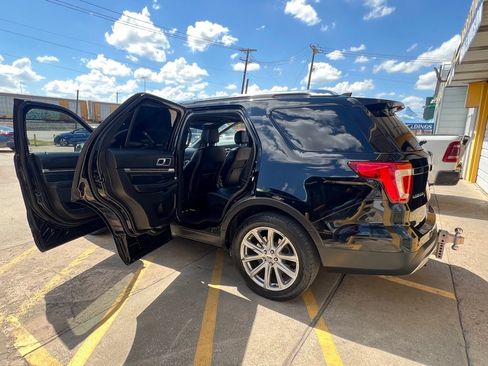 Used 2017 Ford Explorer Limited FWD image 10