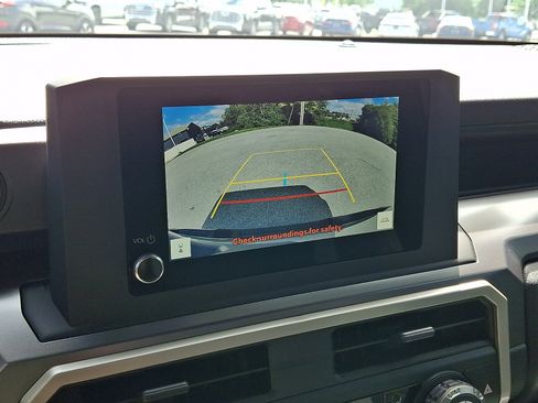 Certified 2025 Toyota Tacoma SR5 AWD/4WD image 20