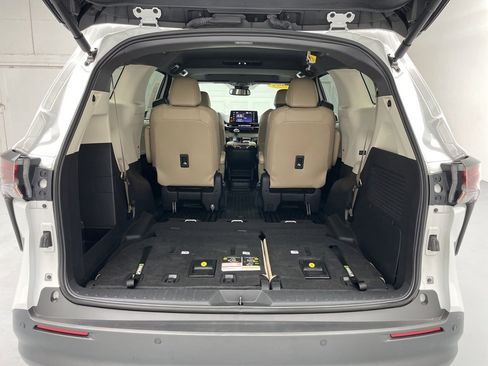 Used 2023 Toyota Sienna XLE image 49