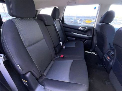 Used 2020 Nissan Pathfinder S AWD/4WD image 29