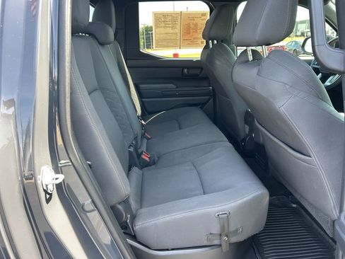 Used 2024 Toyota Tacoma SR5 w/ SR5 Upgrade Package AWD/4WD image 17