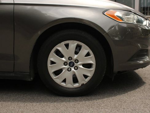 Used 2014 Ford Fusion S FWD image 4