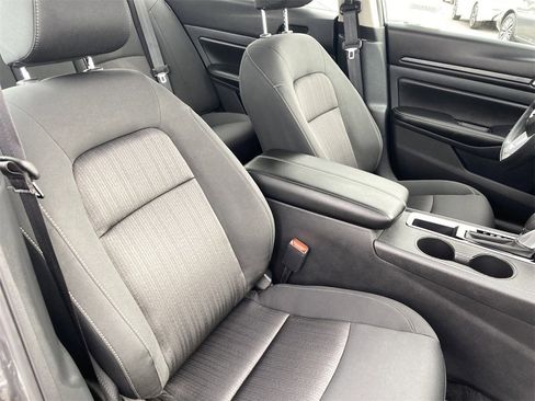 New 2025 Nissan Altima 2.5 SV image 8